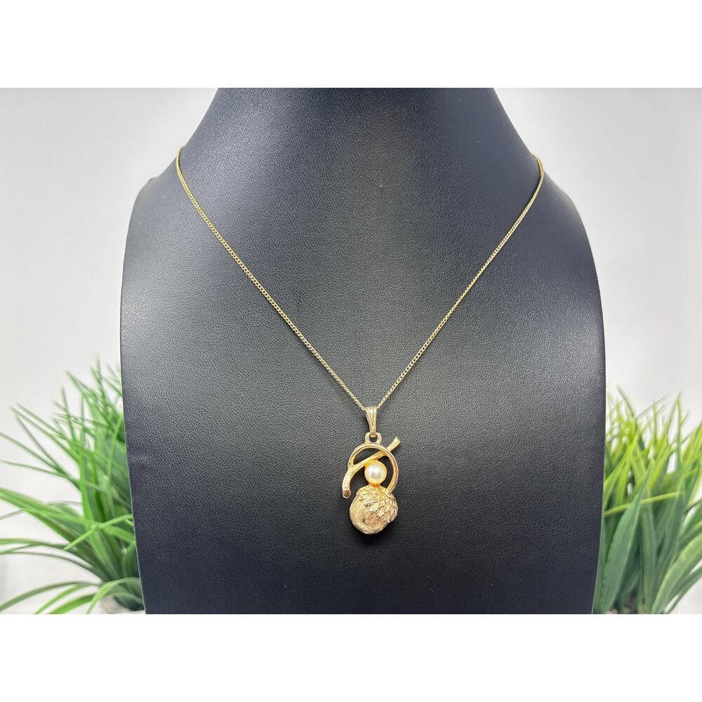 Vintage Sarah Coventry Acorn Pendant Necklace Gold Tone Faux Pearl Nature - Picture 6 of 7